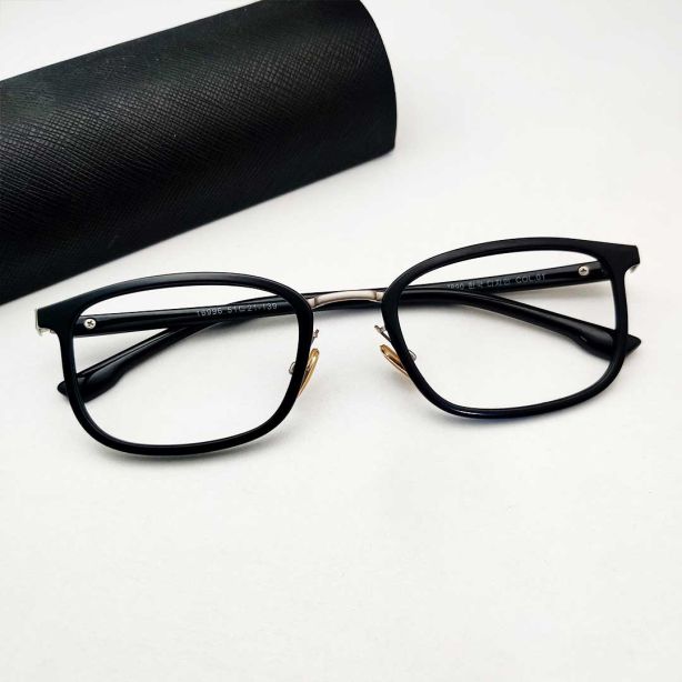 Black Color Stylish Square Shapes Eyeglasses